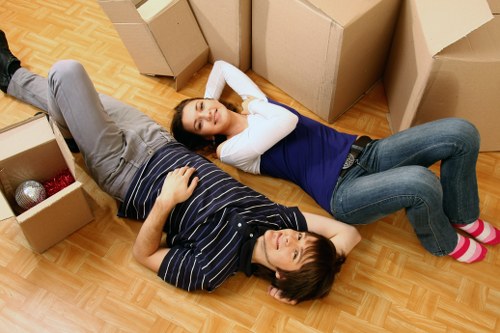 Secure storage units and moving support in Streatham